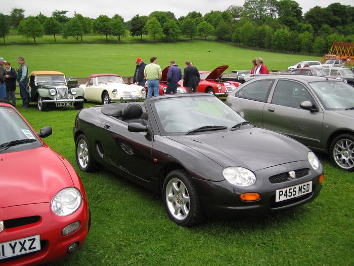 Rare convertible MGF caught at show - it was the only one with the roof down!!