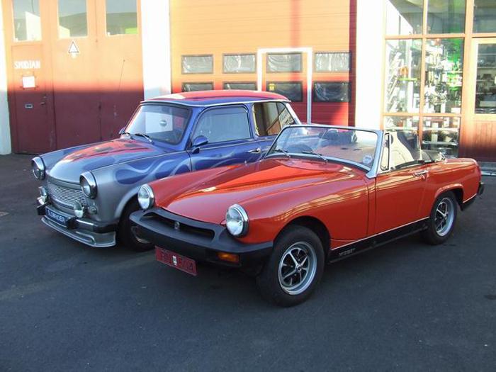 Jón Baldur´s Trabant next to our Midget part of the family as well as a few VW