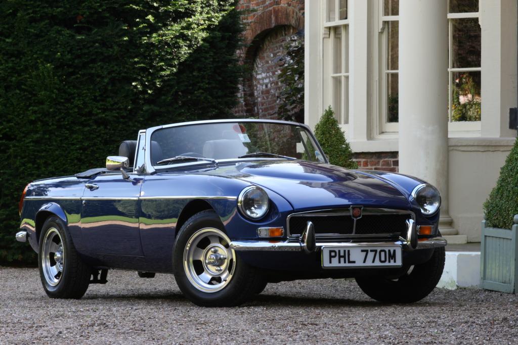 COSTELLO V8 ROADSTER BELIEVED TO BE ONE OF ONLY SIX MADE MERCEDES METALLIC JASPER BLUE BLACK LEATHER