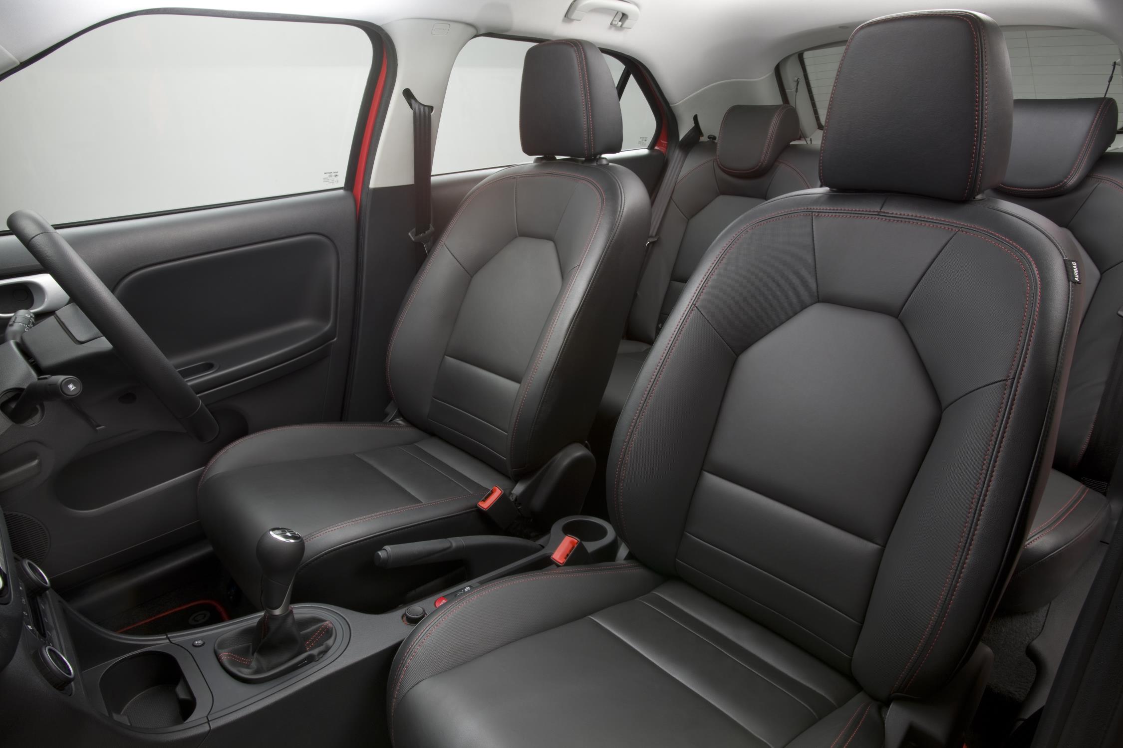 105874mgmotors_interior3-front_seats